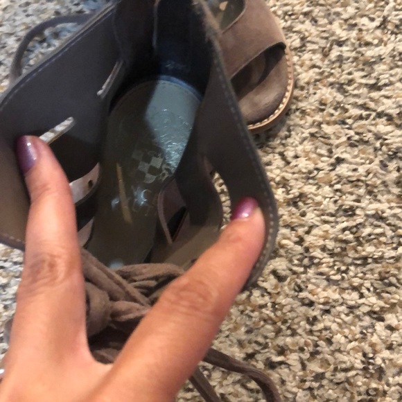 Vince Camuto shoes like new - Picture 2 of 7